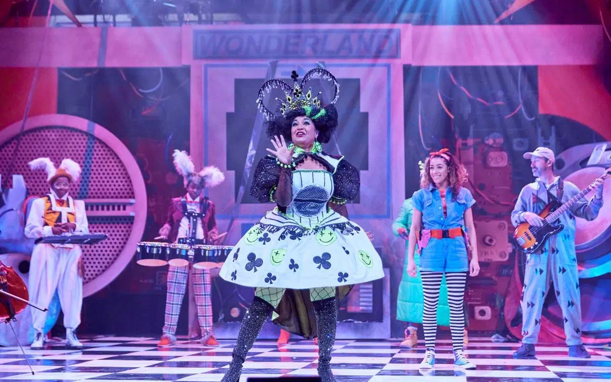 Natasha Lewis as Queen of Clubz.