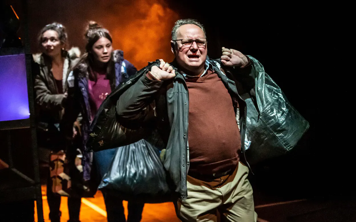 David Nellist as Daniel Blake, Bryony Corrigan as Katie Jenkins, and Jodie Wild as Daisy Jenkins.