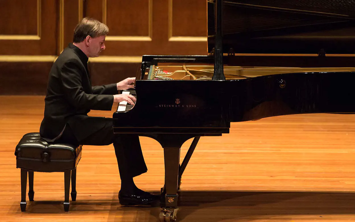 Sir Stephen Hough. Image via Icelandic Symphony Orchestra.