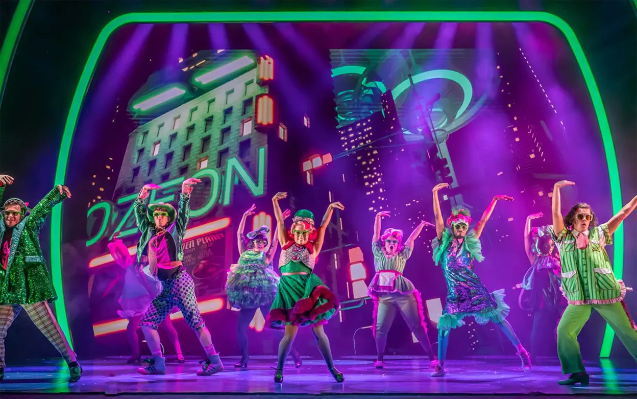 The vibrant citizens of Emerald City.